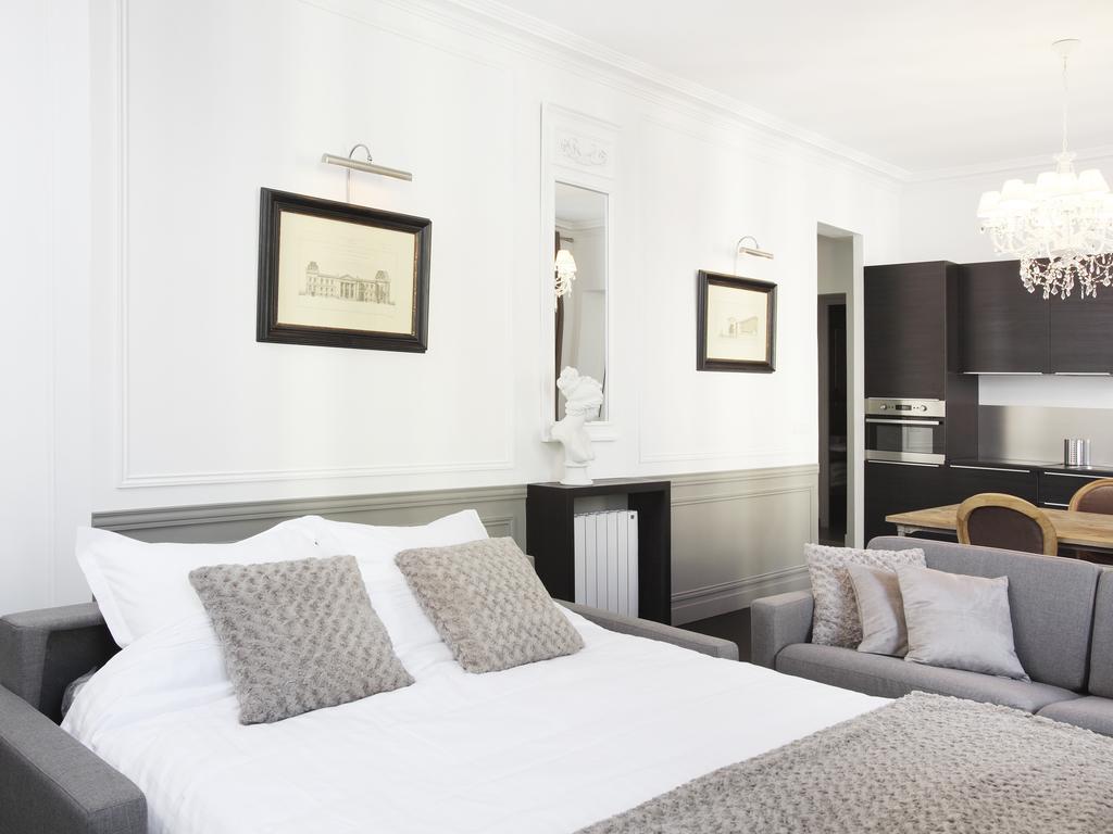 Livinparis - Luxury 3 Bedrooms Le Louvre I Rum bild