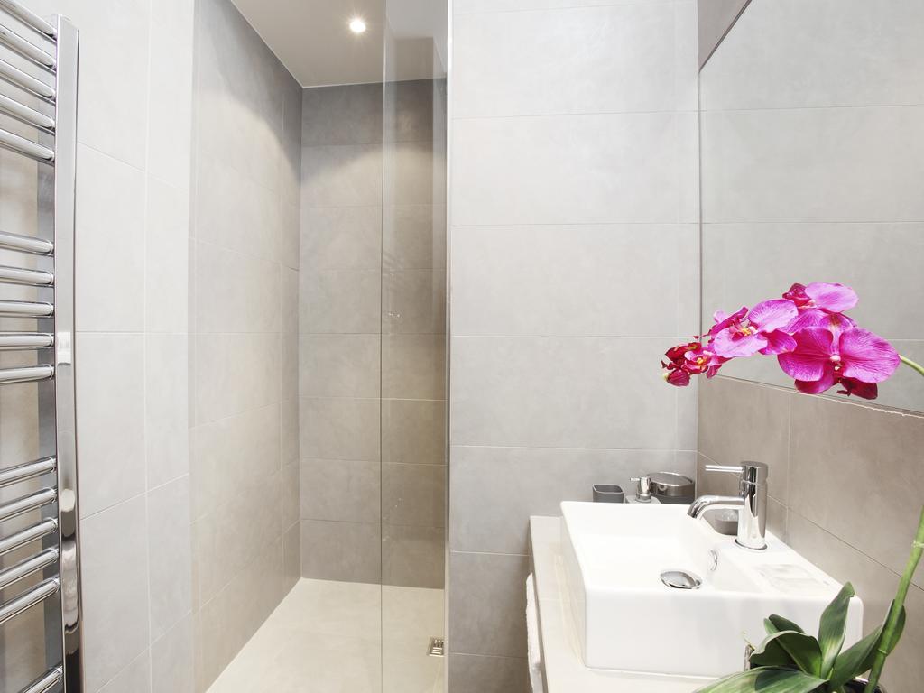 Livinparis - Luxury 3 Bedrooms Le Louvre I Rum bild