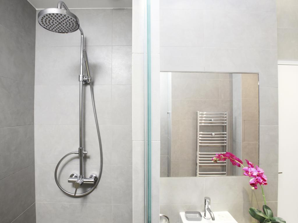 Livinparis - Luxury 3 Bedrooms Le Louvre I Rum bild