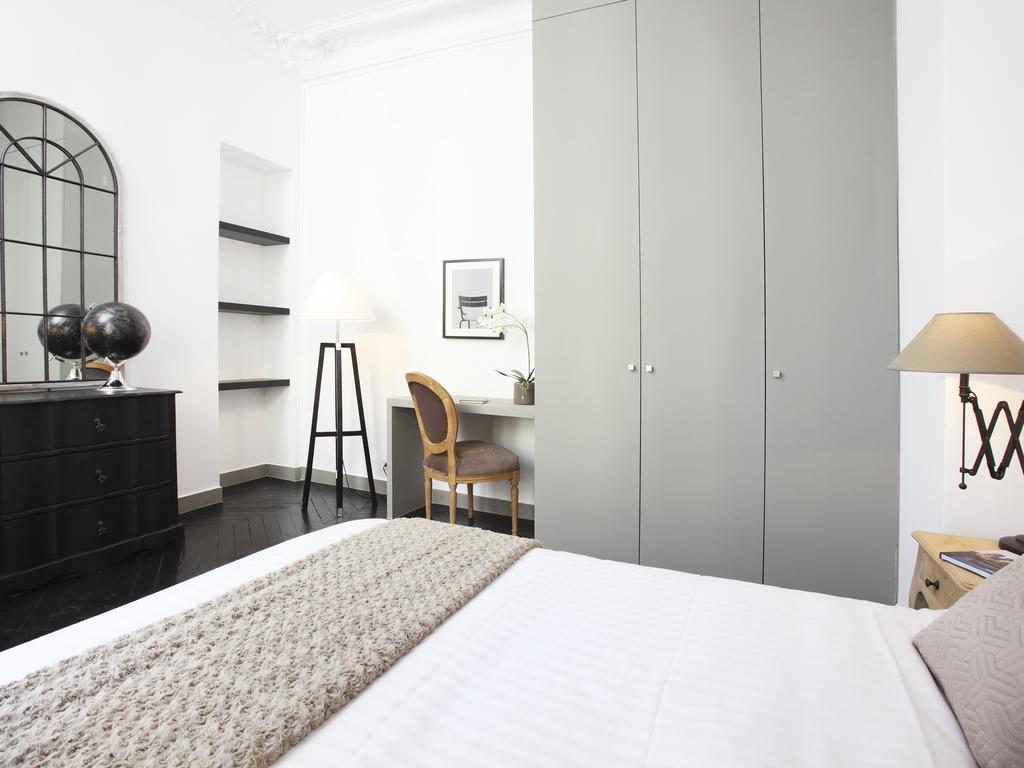 Livinparis - Luxury 3 Bedrooms Le Louvre I Rum bild